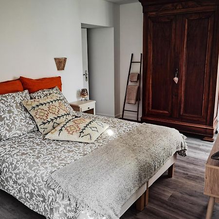 Bed and Breakfast Je Soigne Mon Assiette Saint-Laurent-d'Arce Exterior foto